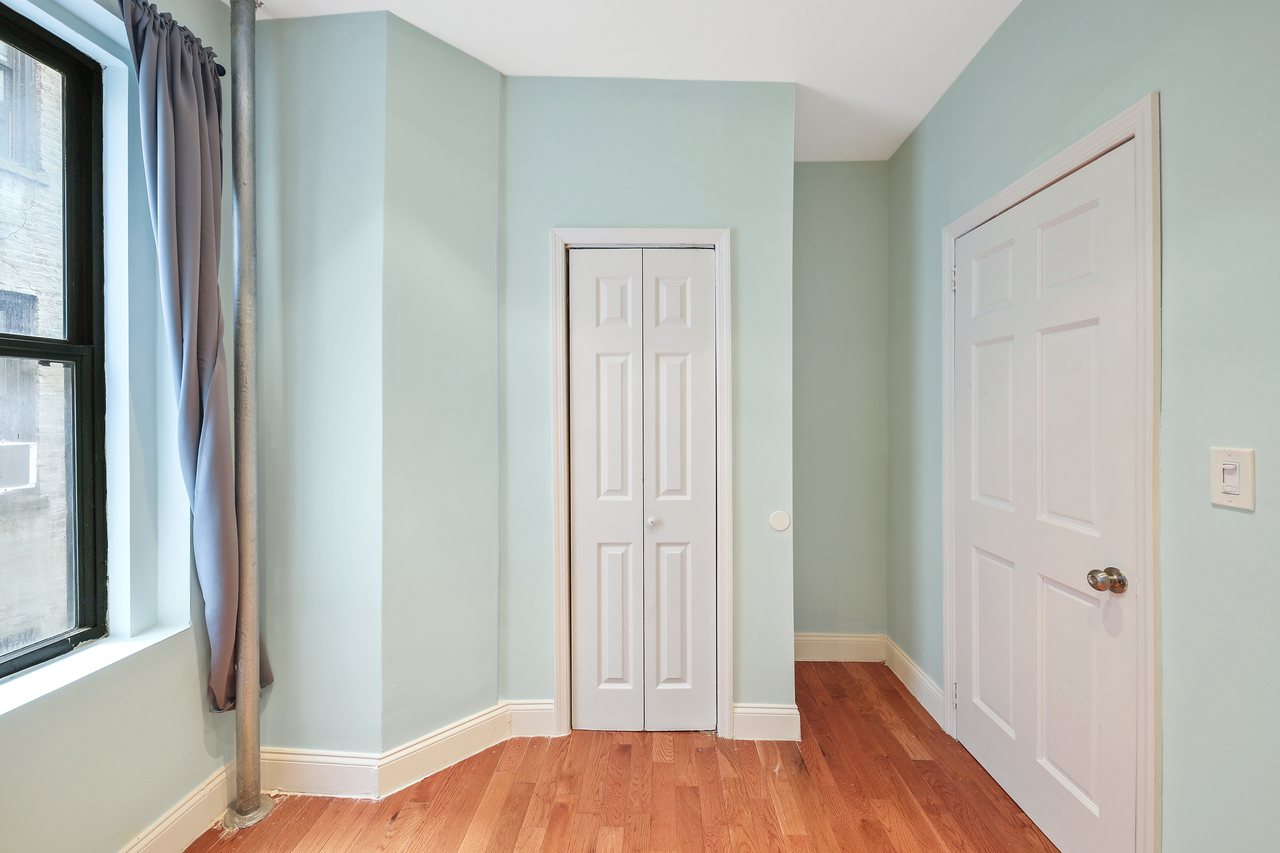  #746: East Harlem - Full Bedroom B  -  #746: East Harlem  - Gallery -  9