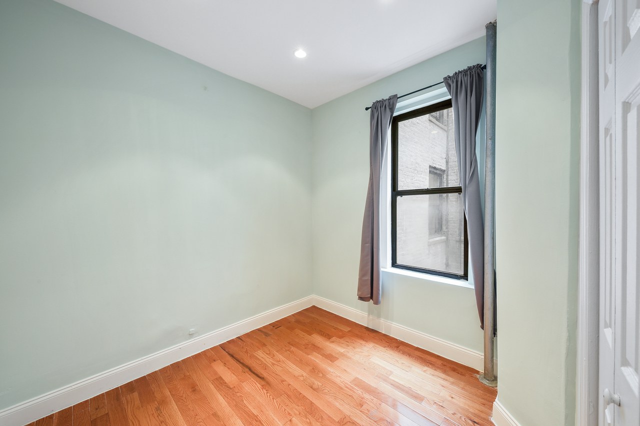  #746: East Harlem - Full Bedroom B  -  #746: East Harlem  - Gallery -  8