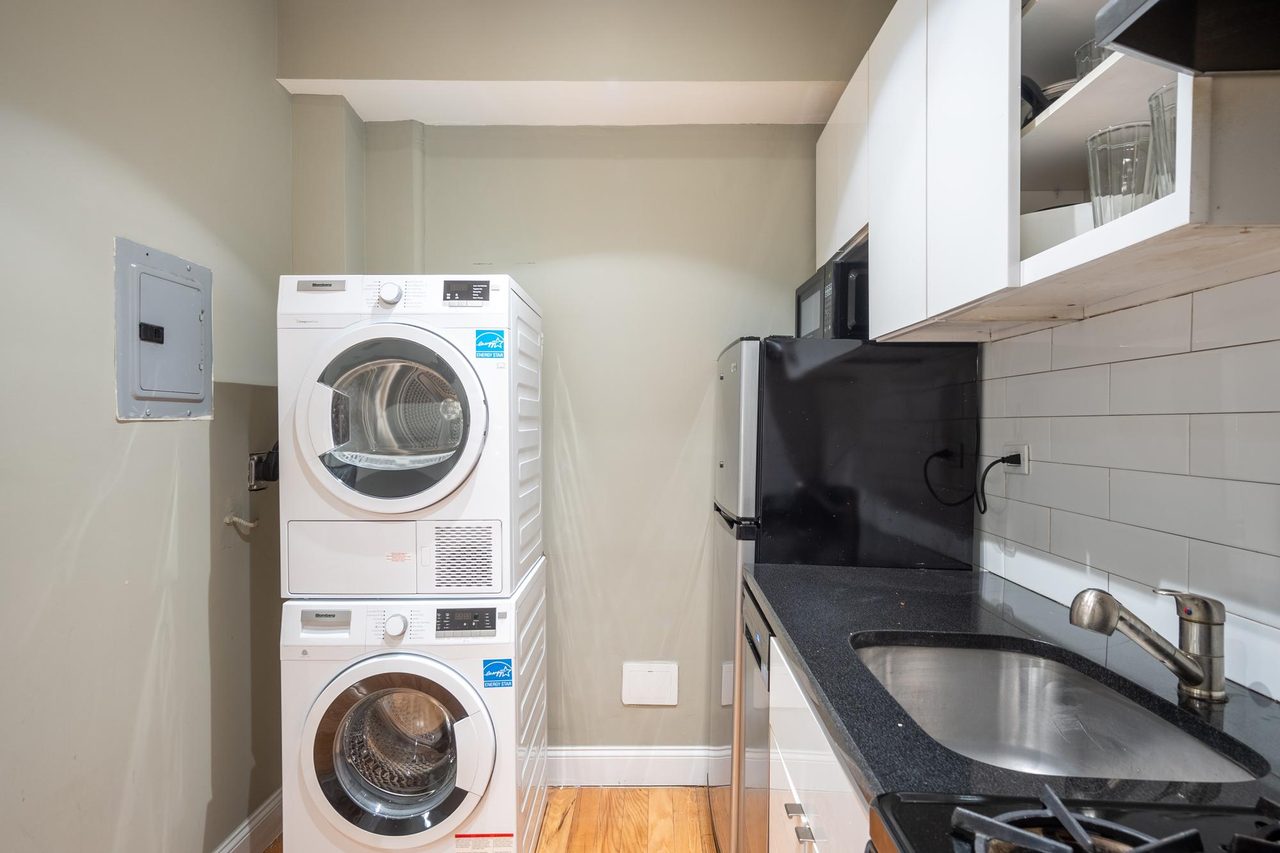 #556: East Village - 1 Bedroom (Queen) - #556: East Village - Gallery - 5