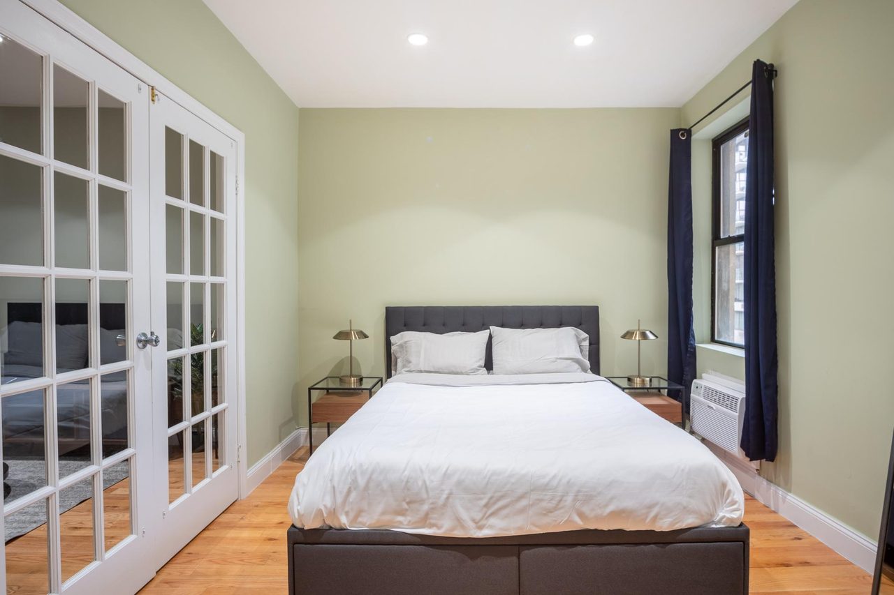 #556: East Village - 1 Bedroom (Queen) - #556: East Village - Gallery - 4