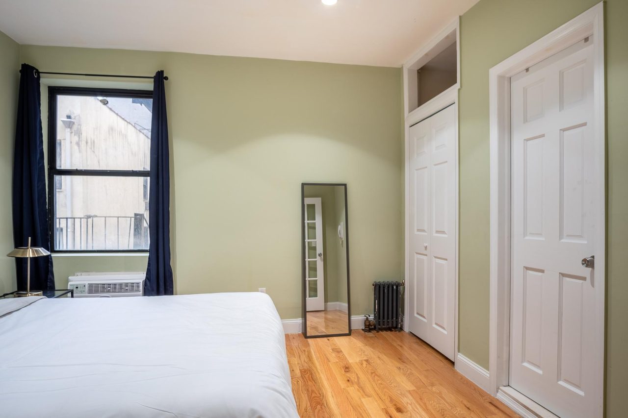  #556: East Village - 1 Bedroom (Queen)  -  #556: East Village  - Gallery -  15