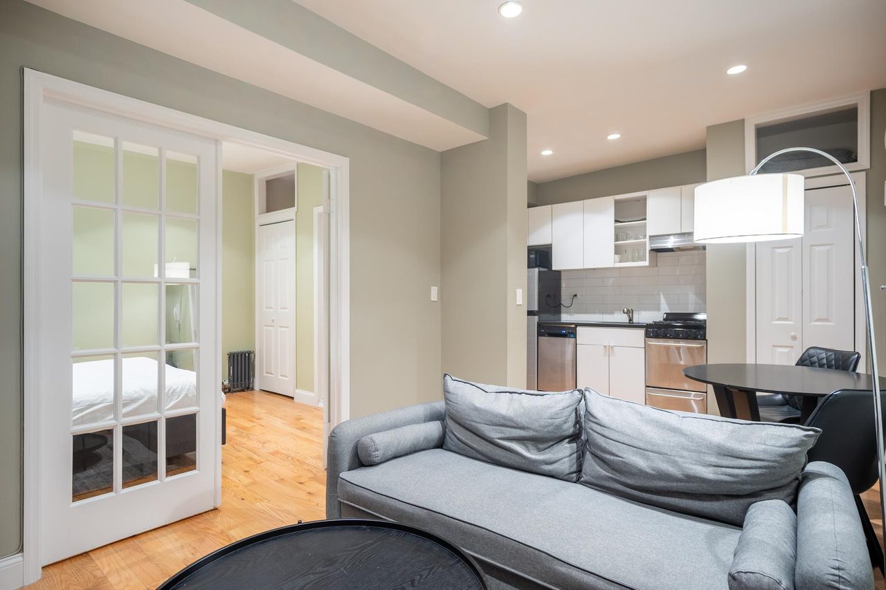 #556: East Village - 1 Bedroom (Queen) - #556: East Village - Gallery - 8