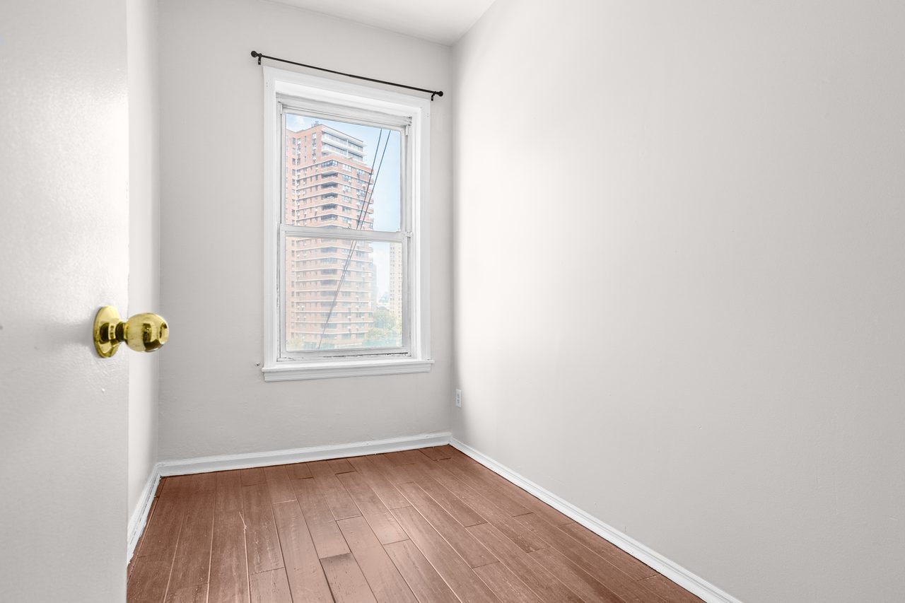 #1361: Lower East Side - Full Bedroom C - 10