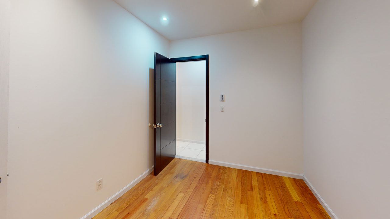 #1791: Upper West Side - Queen Bedroom C - 3