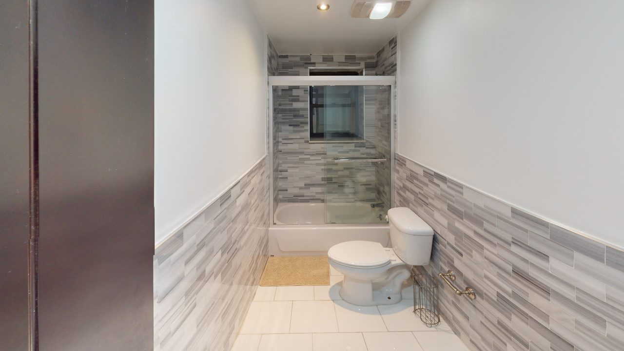 #1791: Upper West Side - Queen Bedroom B - #1791: Upper West Side - Gallery - 5