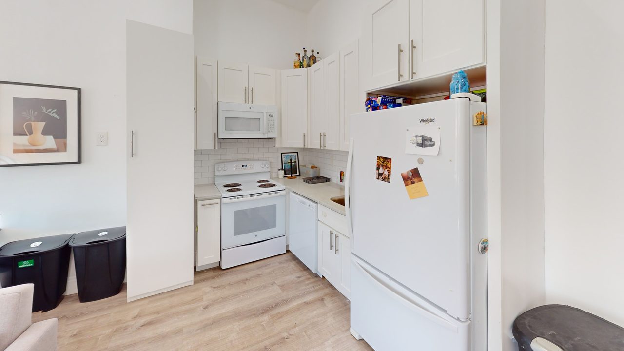 #1736: Greenpoint - Full Bedroom B W/ Private Bathroom - #1736: Greenpoint - Gallery - 5