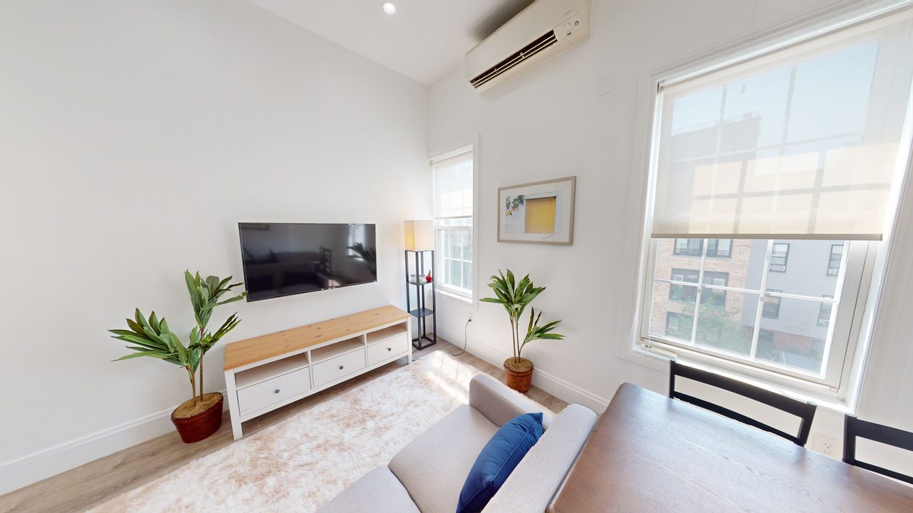  #1736: Greenpoint - Queen Bedroom A  -  #1736: Greenpoint  - Gallery -  6