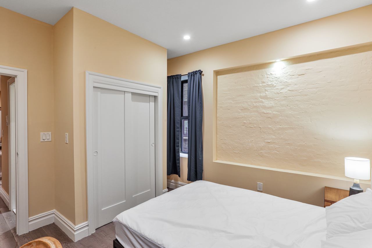 #696: East Harlem - Queen Bedroom A - 2