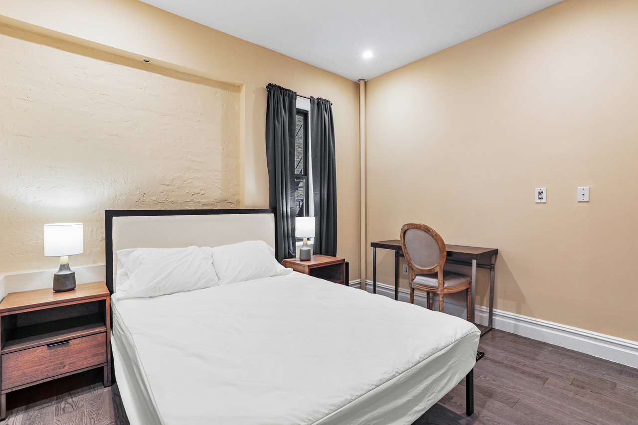 #696: East Harlem - Queen Bedroom A - 10