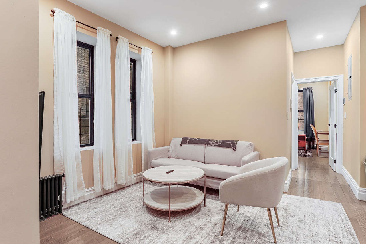  #696: East Harlem - Queen Bedroom A  -  #696: East Harlem  - Gallery -  3