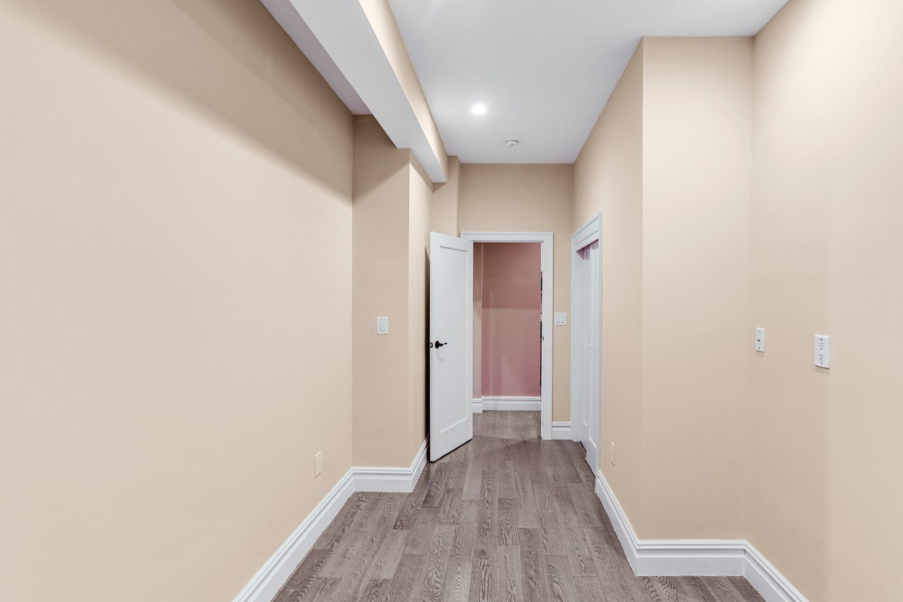 #696: East Harlem - Queen Bedroom B - #696: East Harlem - Gallery - 8