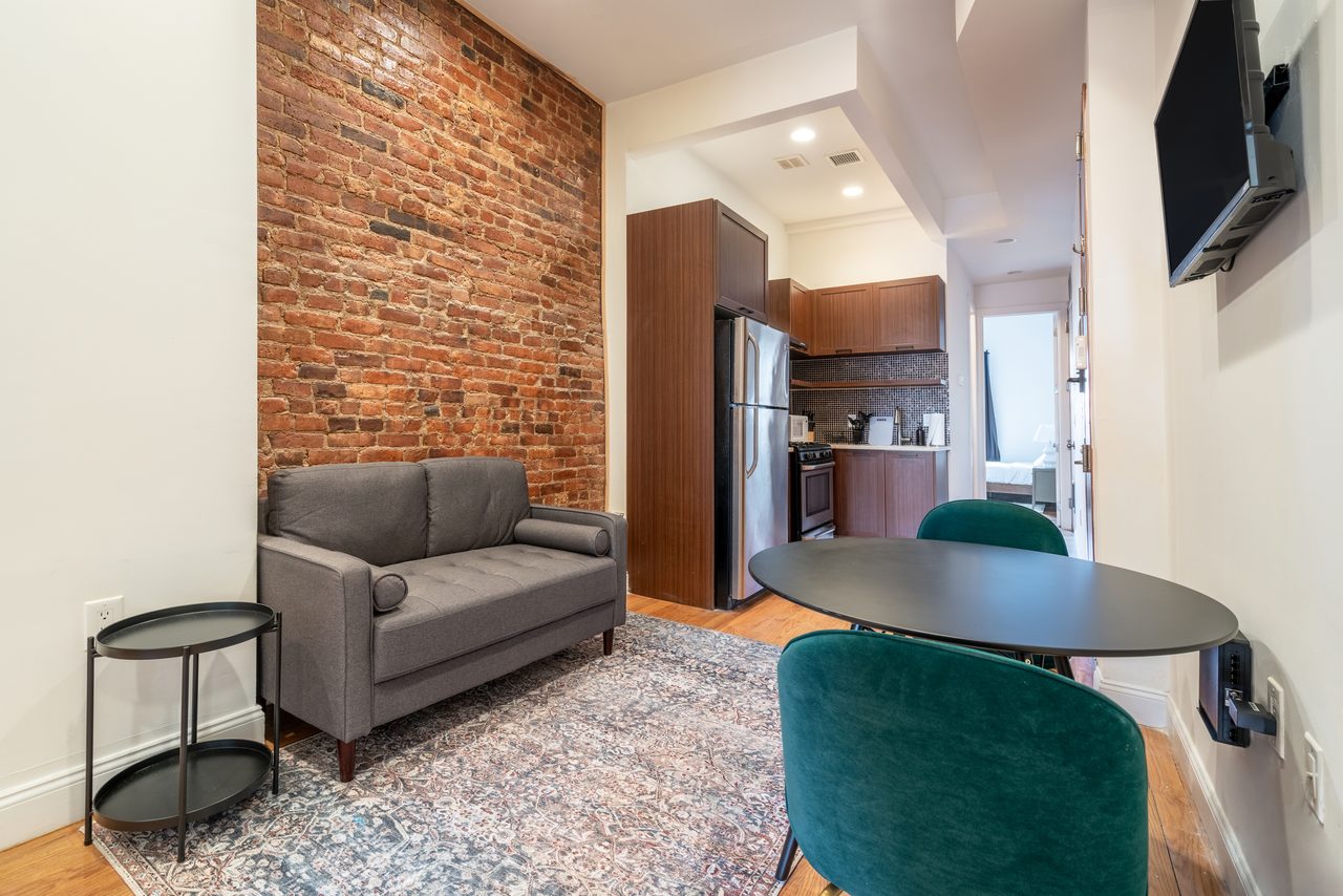 #892: Bushwick - Queen Bedroom C - 13