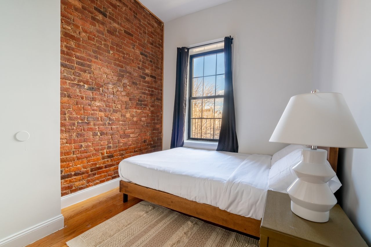 #892: Bushwick - Queen Bedroom C - 11