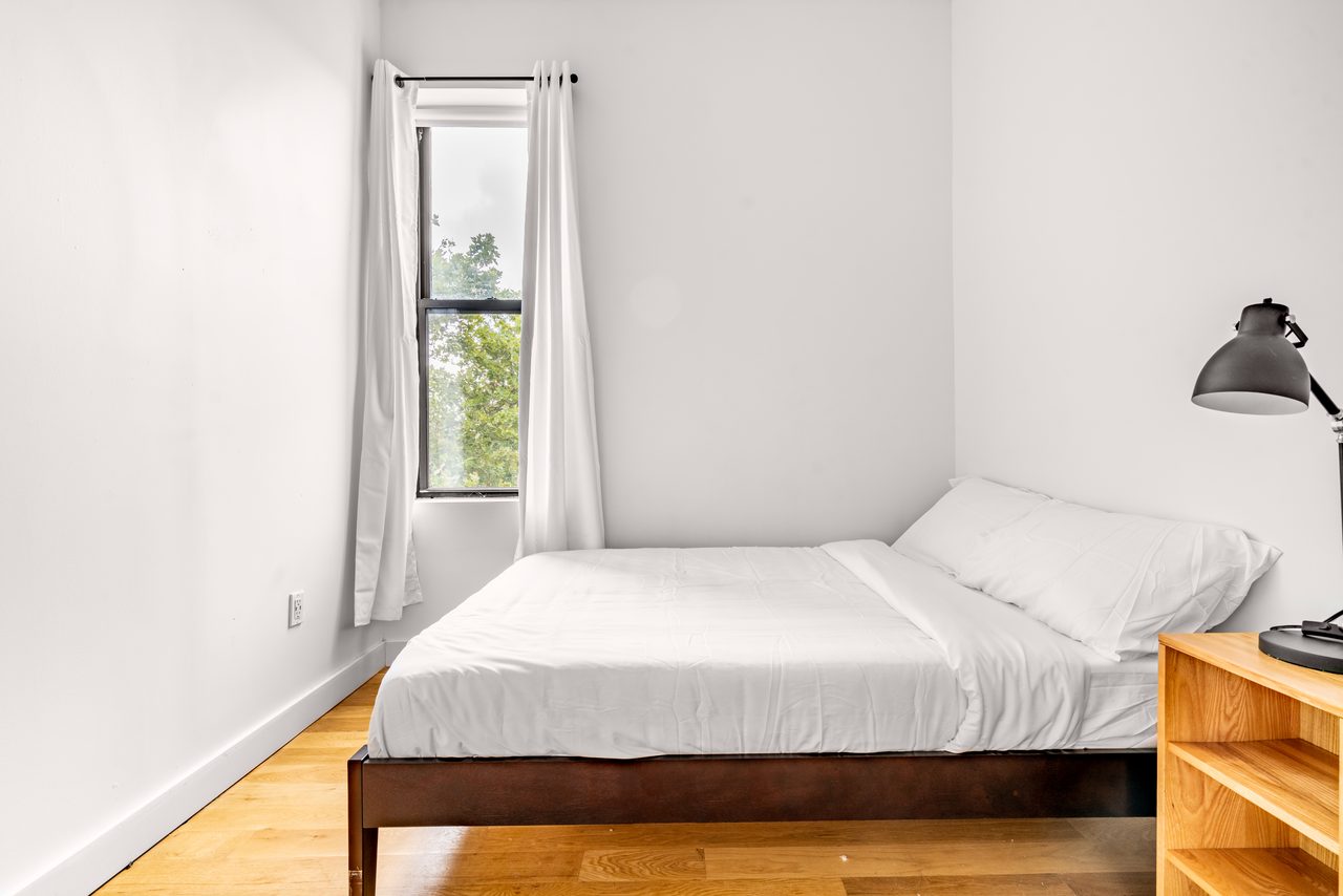  #1408: Ridgewood - Full Bedroom E (Furnished Only)  -  #1408: Ridgewood  - Gallery -  3