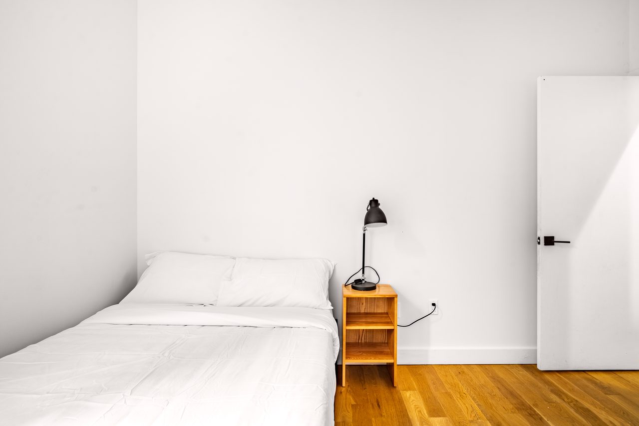  #1408: Ridgewood - Full Bedroom E (Furnished Only)  -  #1408: Ridgewood  - Gallery -  2