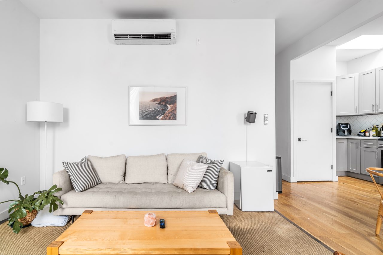  #1408: Ridgewood - Full Bedroom E (Furnished Only)  -  #1408: Ridgewood  - Gallery -  9