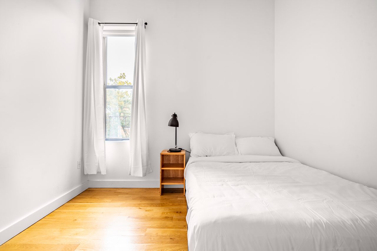  #1408: Ridgewood - Full Bedroom D (Furnished Only)  -  #1408: Ridgewood  - Gallery -  14