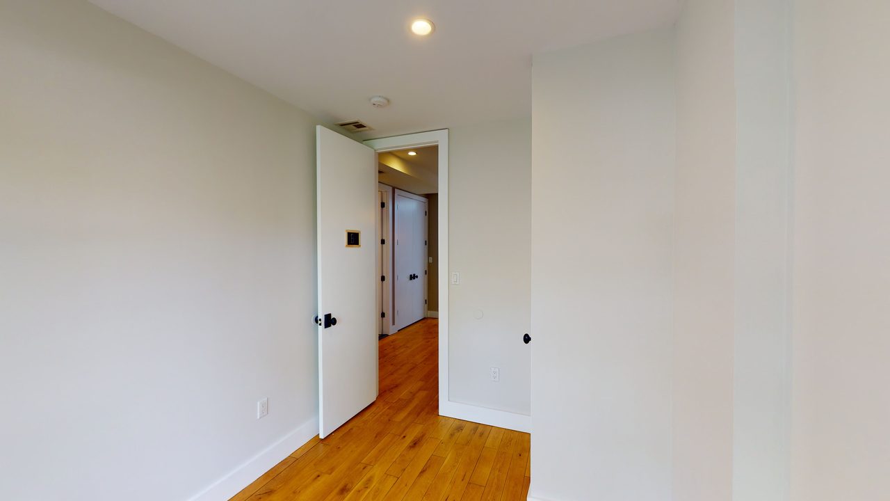 #1290: Bedford-Stuyvesant - Full Bedroom B - 11