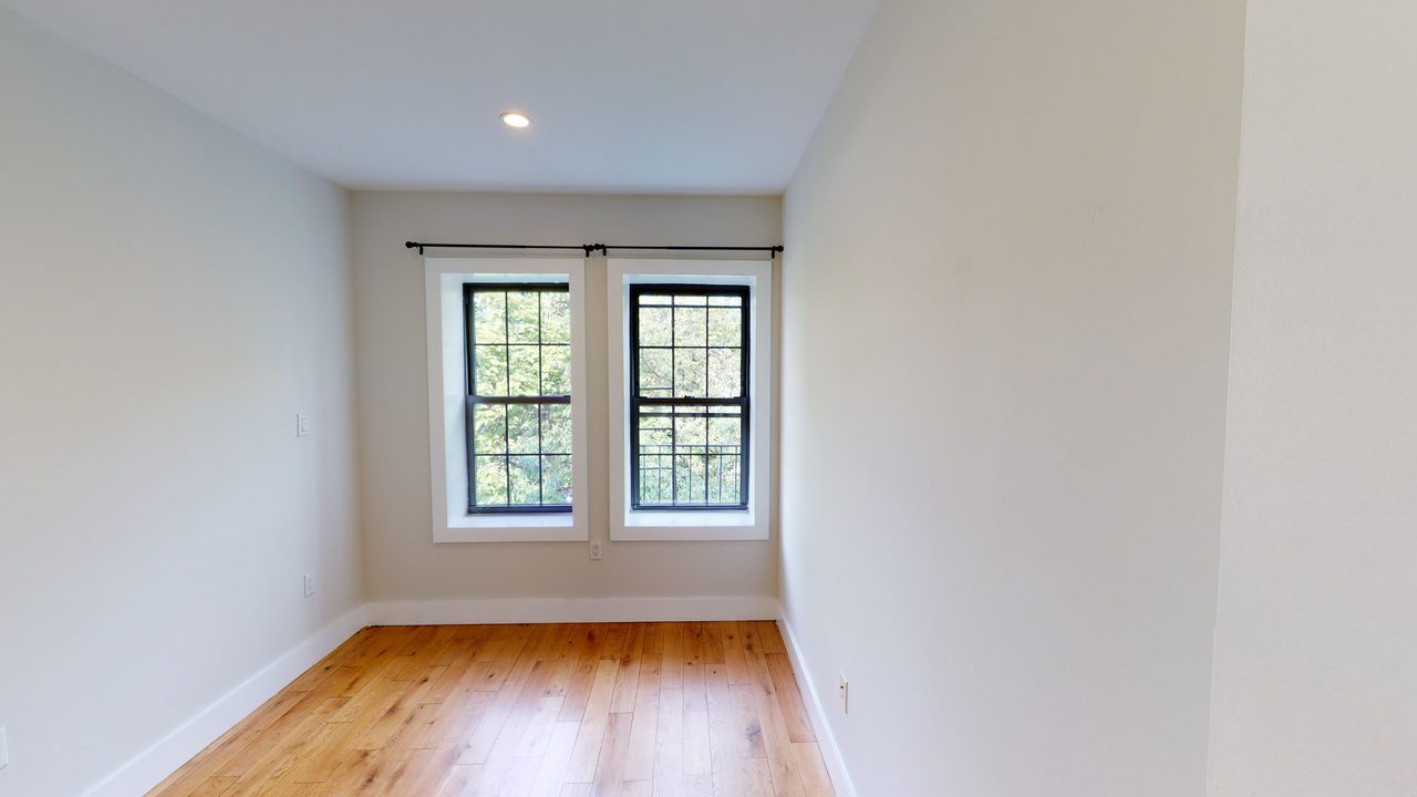#1290: Bedford-Stuyvesant - Full Bedroom B - 12
