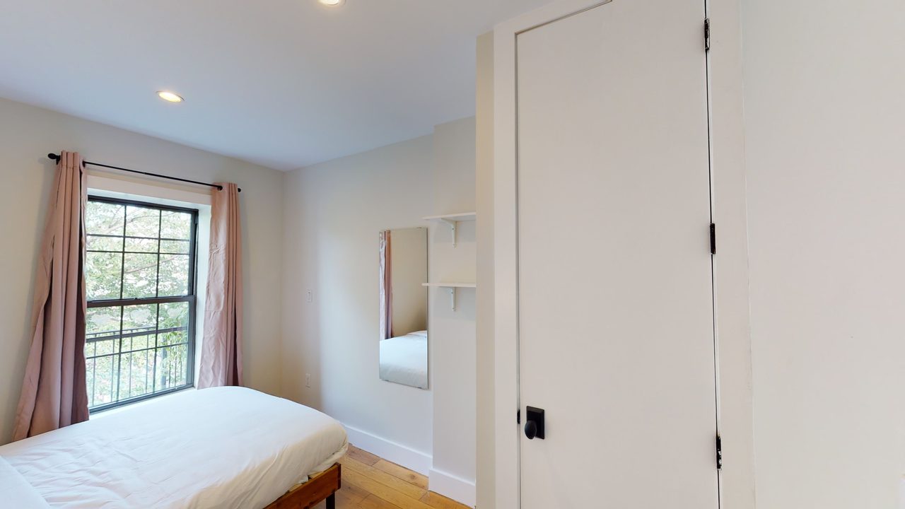 #1290: Bedford-Stuyvesant - Full Bedroom A - 1