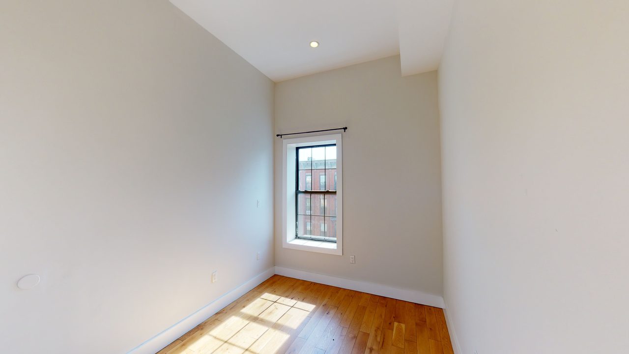 #1290: Bedford-Stuyvesant - Full Bedroom D - 9