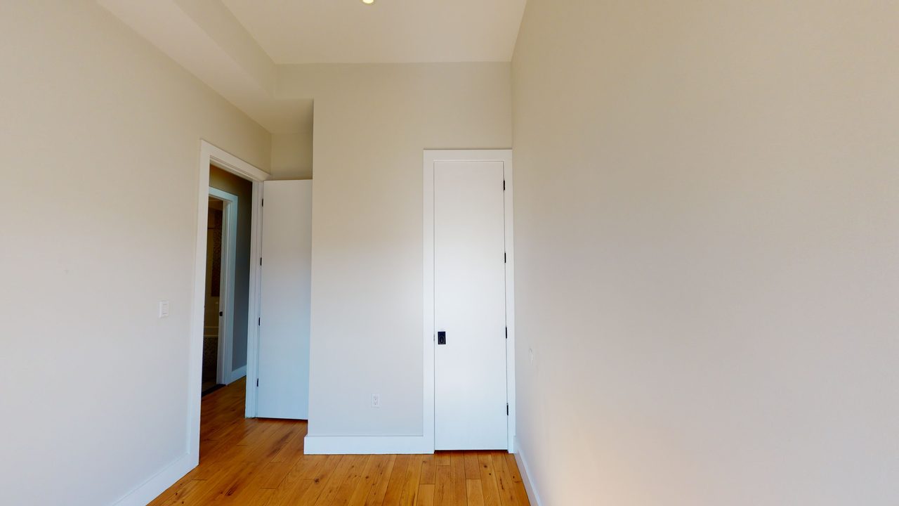 #1290: Bedford-Stuyvesant - Full Bedroom D - 10
