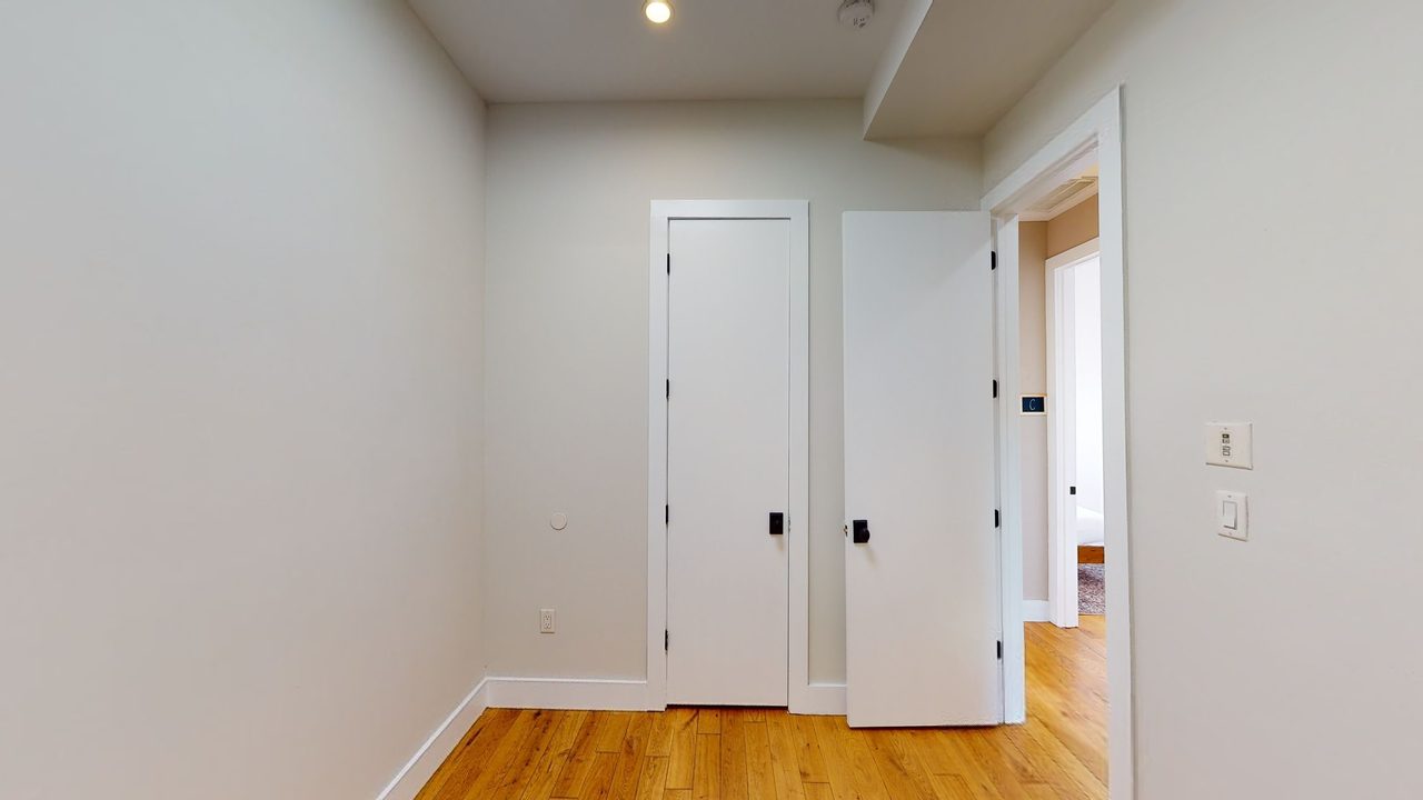 #1290: Bedford-Stuyvesant - Full Bedroom E - 9