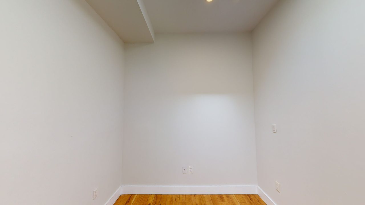 #1290: Bedford-Stuyvesant - Full Bedroom E - 8