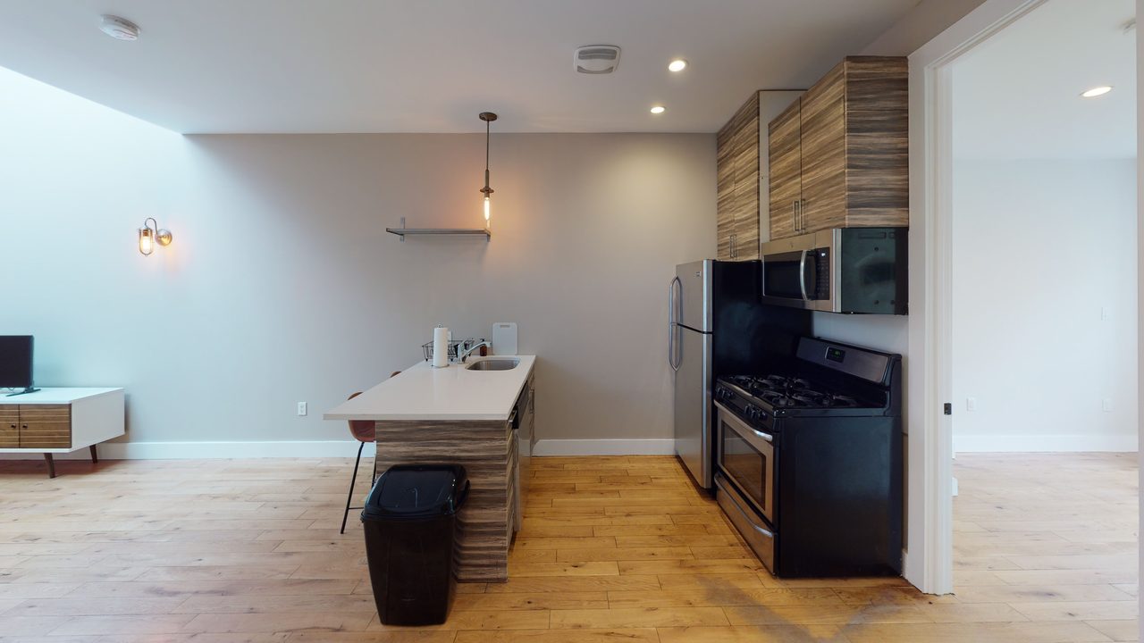 #1290: Bedford-Stuyvesant - Full Bedroom E - 4