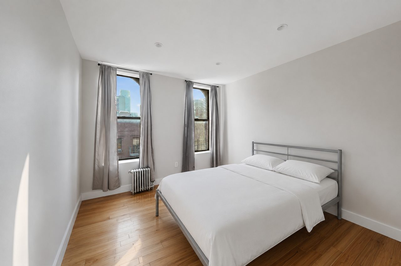 #706: East Harlem - Queen Bedroom C - 14