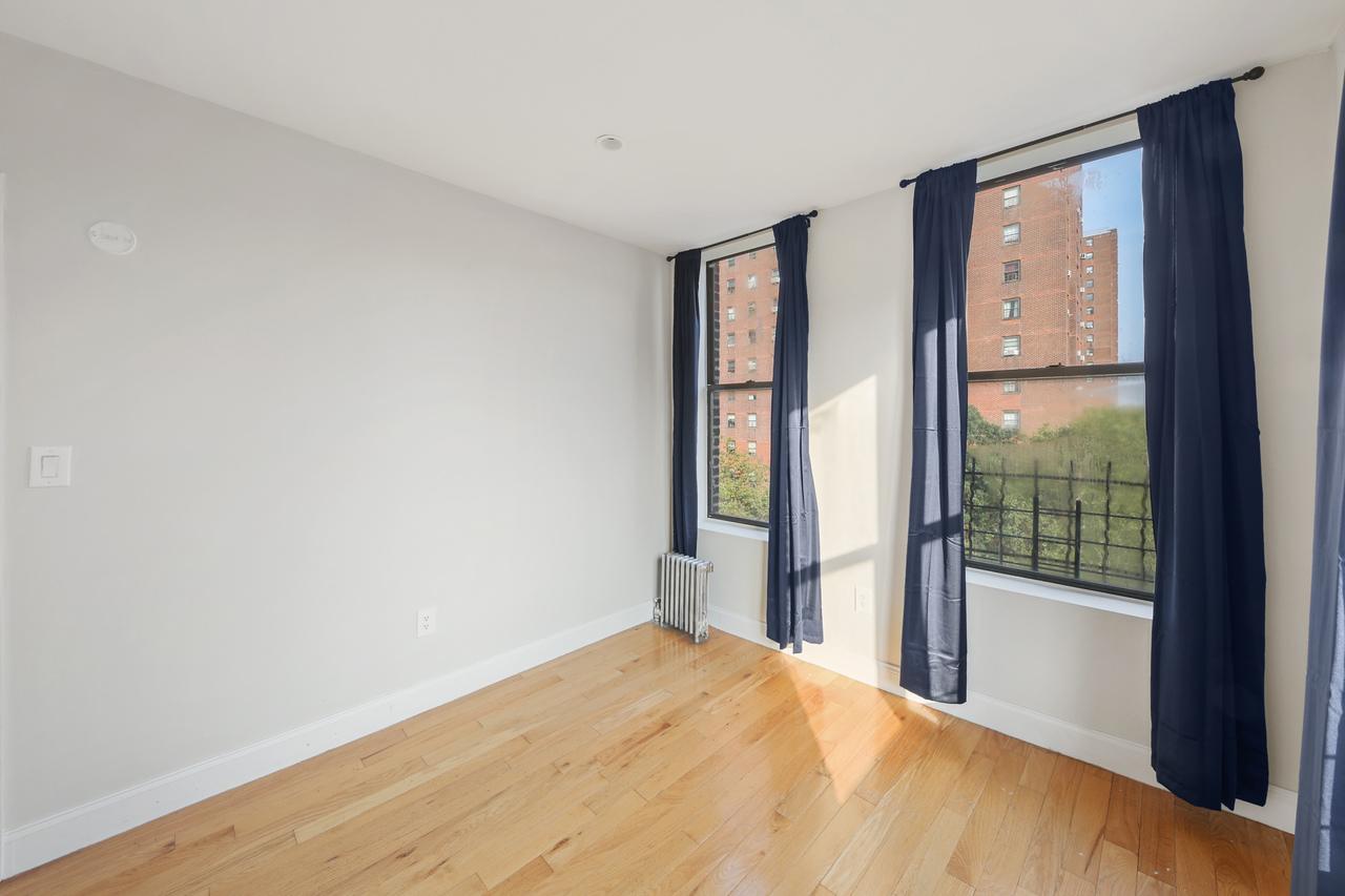 #706: East Harlem - Queen Bedroom B - 2