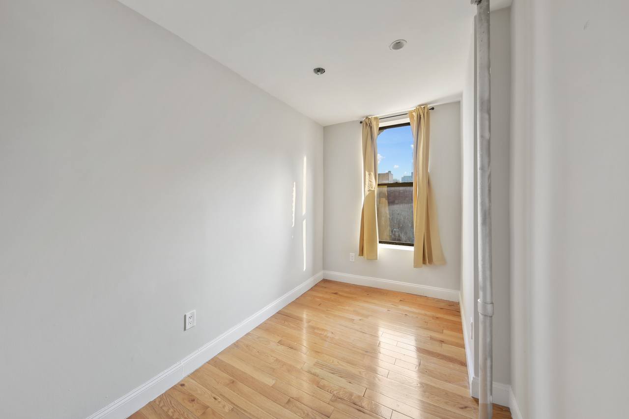 #706: East Harlem - Full Bedroom D - 2