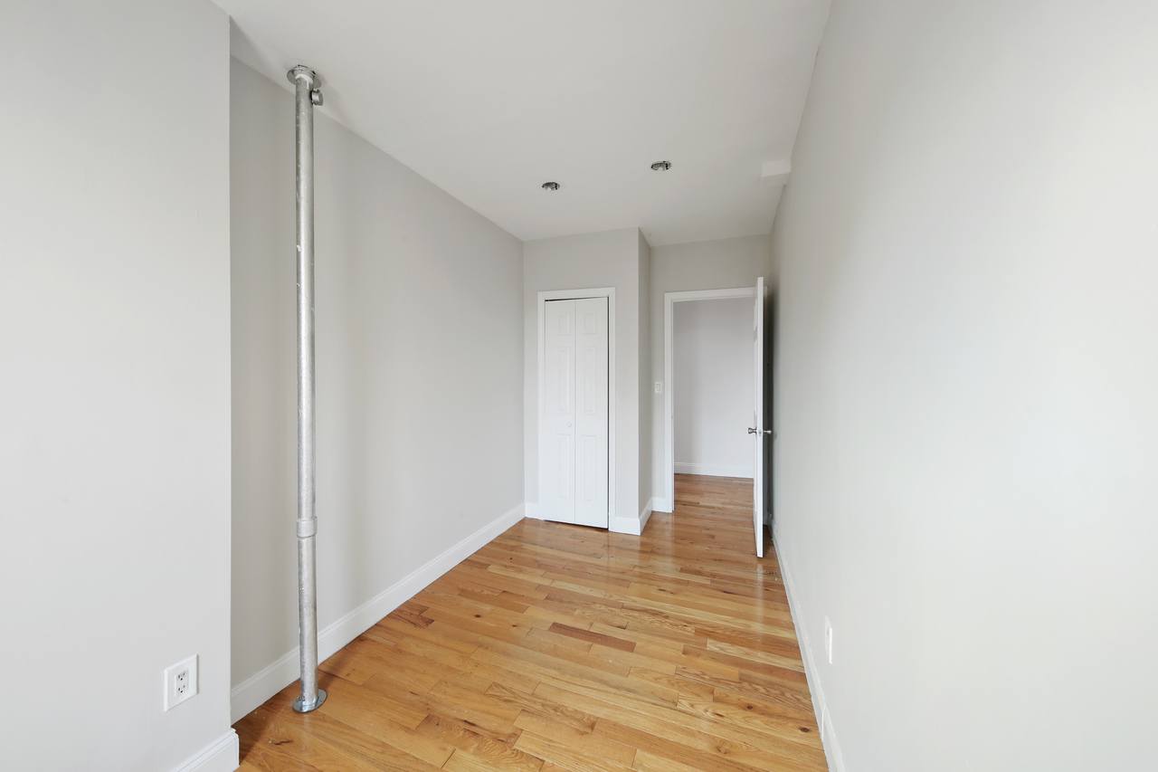 #706: East Harlem - Full Bedroom D - #706: East Harlem - Gallery - 4