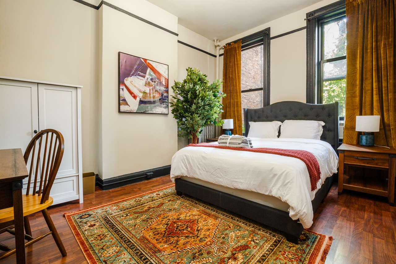  #137: Hell's Kitchen - Queen Bedroom 1D  -  #137: Hell's Kitchen  - Gallery -  1