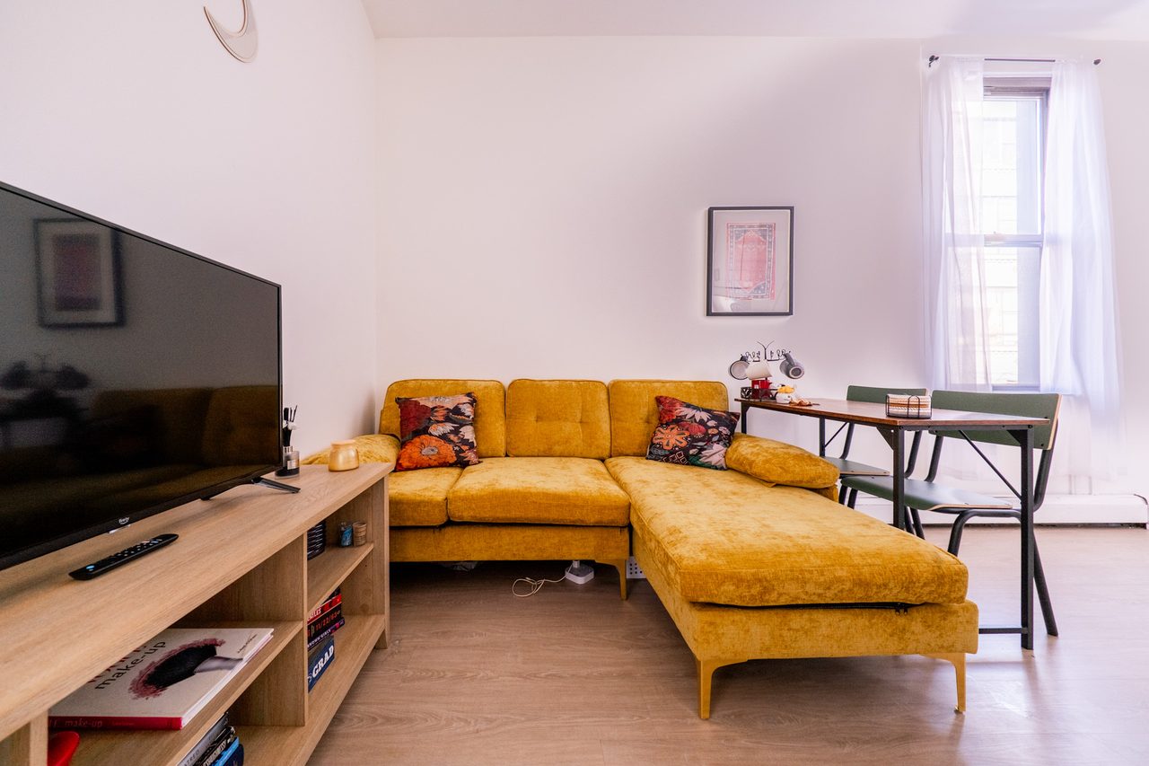#1807: Bushwick - Queen Bedroom A - 8