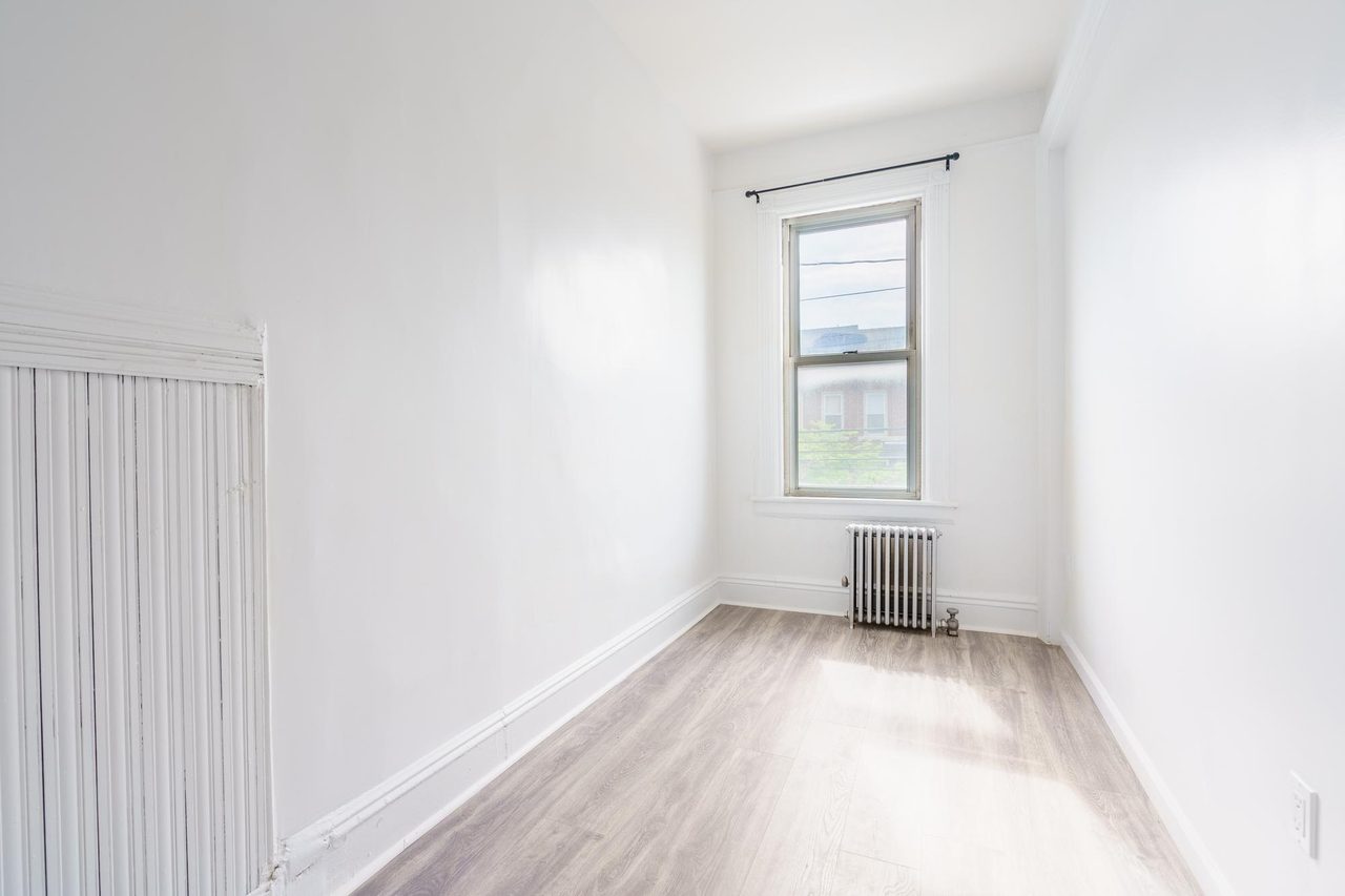 #1266: Astoria - Twin Bedroom D - 9