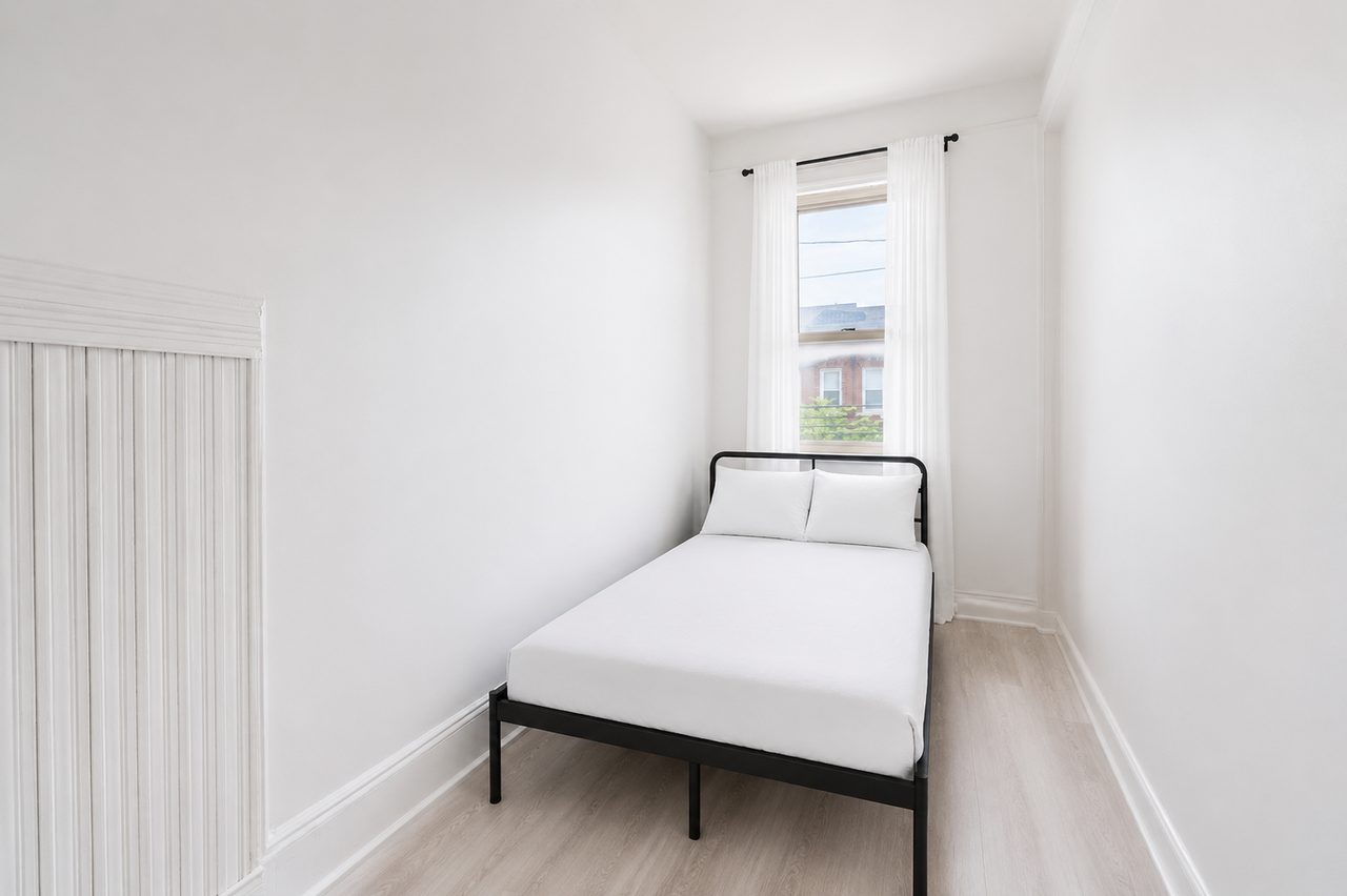 #1266: Astoria - Twin Bedroom D - 2