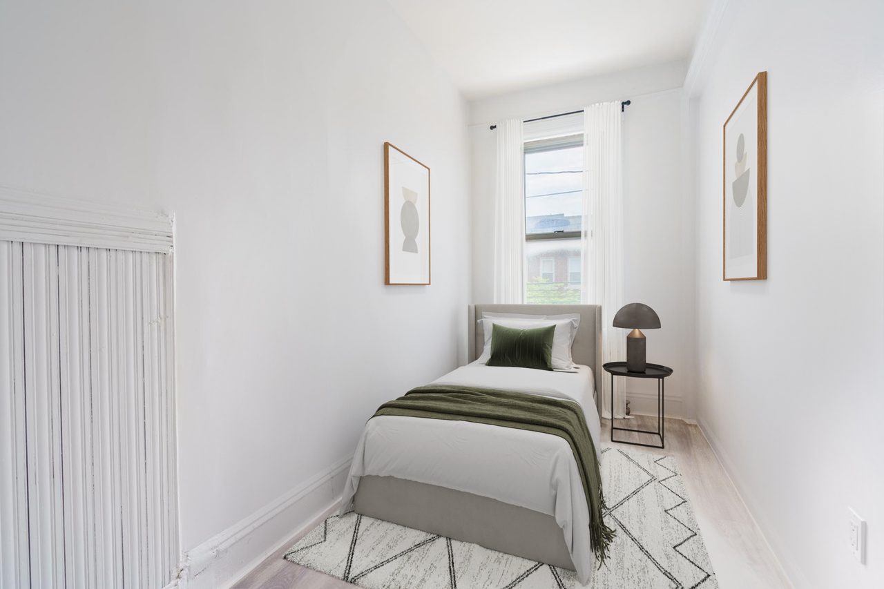 #1266: Astoria - Twin Bedroom D - 1