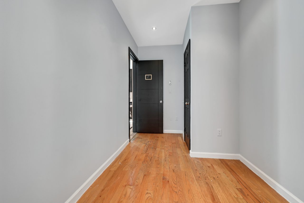 #763: Upper West Side - Twin Bedroom D - #763: Upper West Side - Gallery - 3