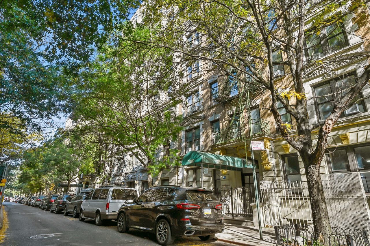 #763: Upper West Side - Twin Bedroom D - #763: Upper West Side - Gallery - 11