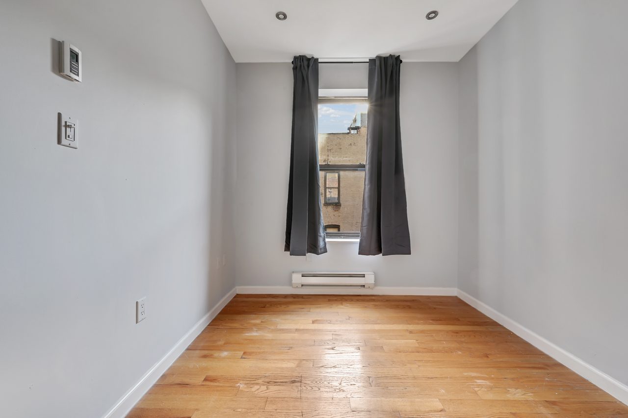 #763: Upper West Side - Queen Bedroom B - #763: Upper West Side - Gallery - 11