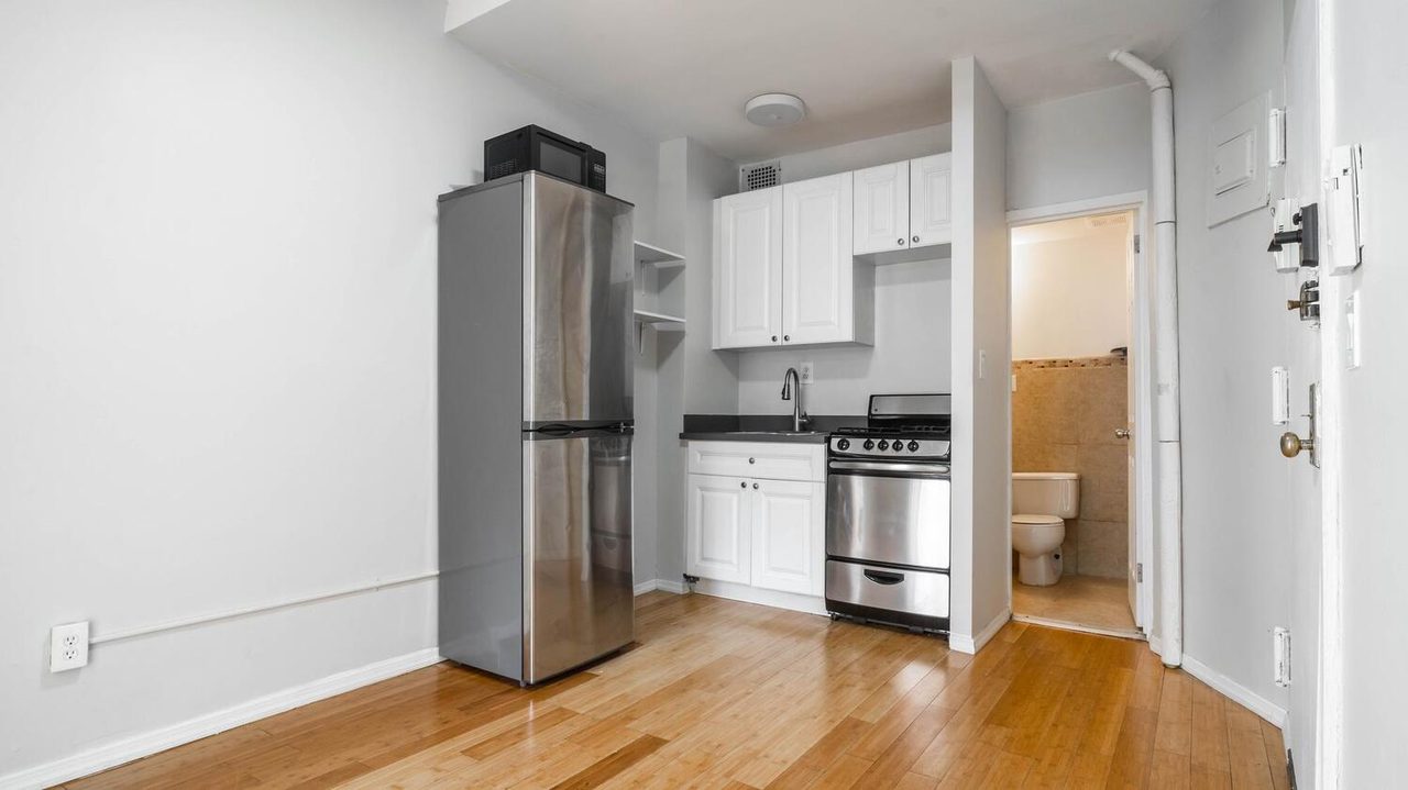 #1218: Hell's Kitchen - 1 Bedroom (Full) - 15