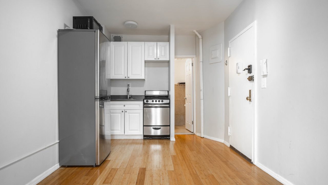 #1218: Hell's Kitchen - 1 Bedroom (Full) - 16