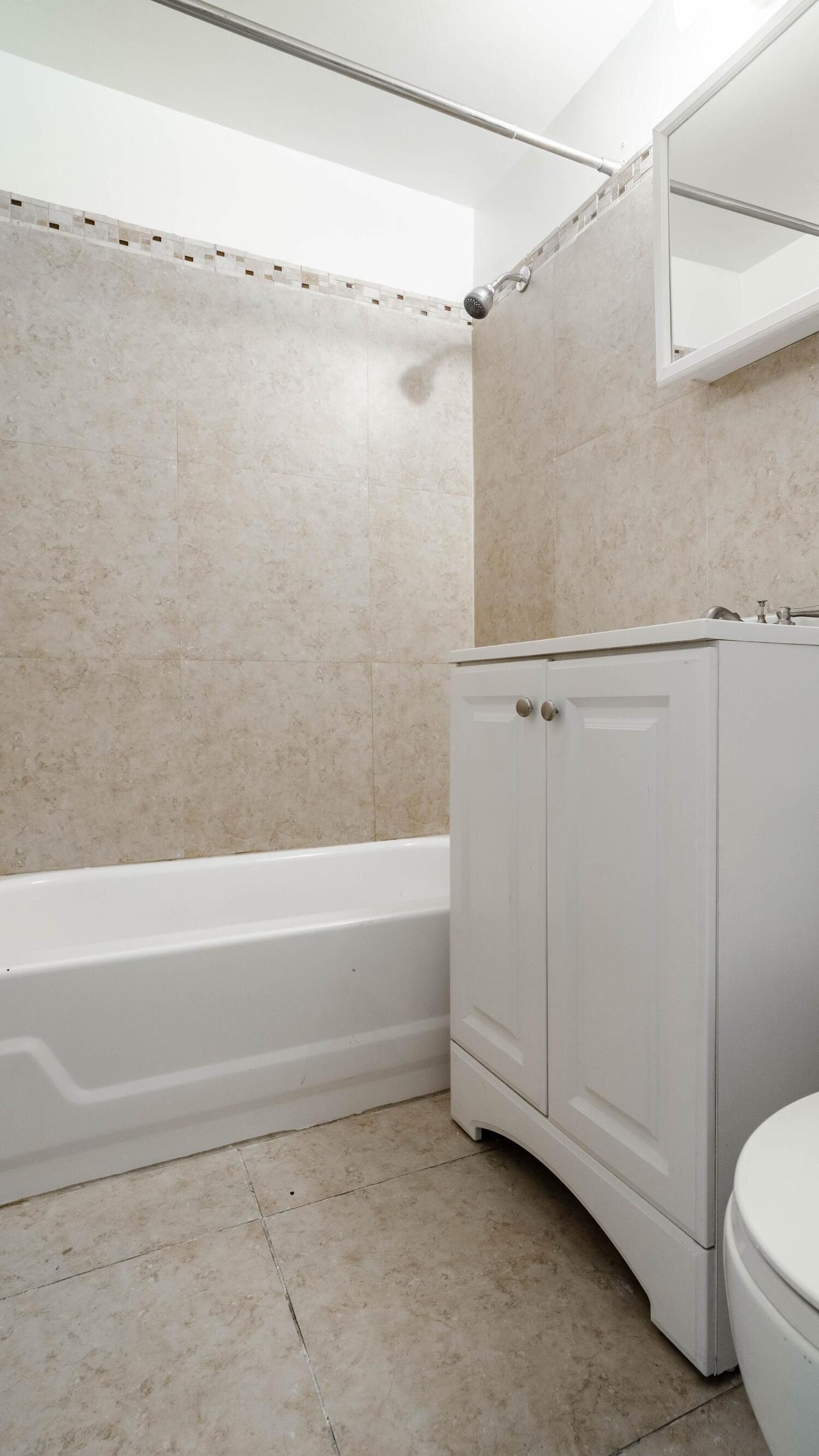  #1218: Hell's Kitchen - 1 Bedroom (Full)  -  #1218: Hell's Kitchen  - Gallery -  7