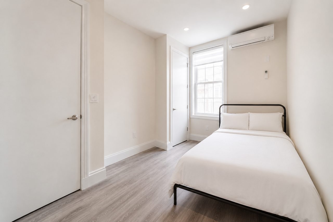 #1423: Greenpoint - Full Bedroom B - 29