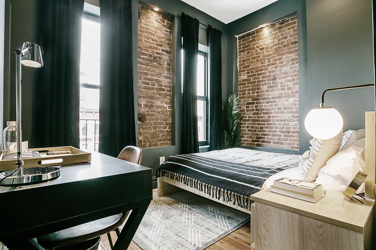#200: Upper West Side - Queen Bedroom B - 1