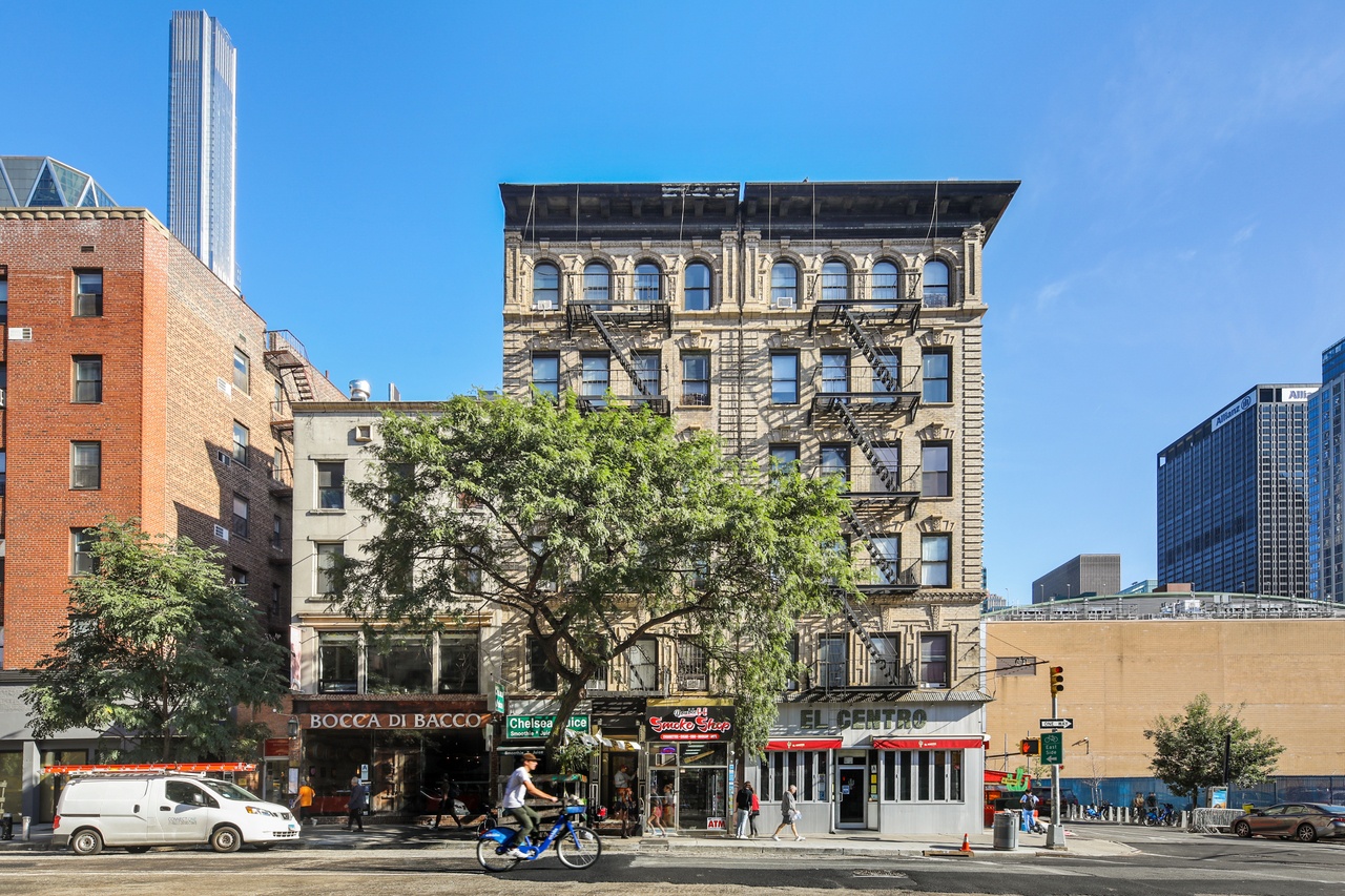 #683: Columbus Circle - 1 Bedroom (Queen) - 1