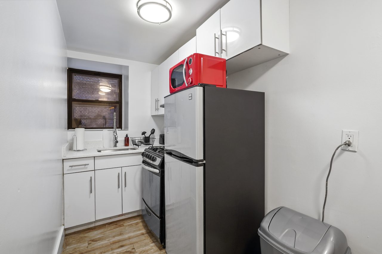 #890: Morningside Heights - Full Bedroom A - 1