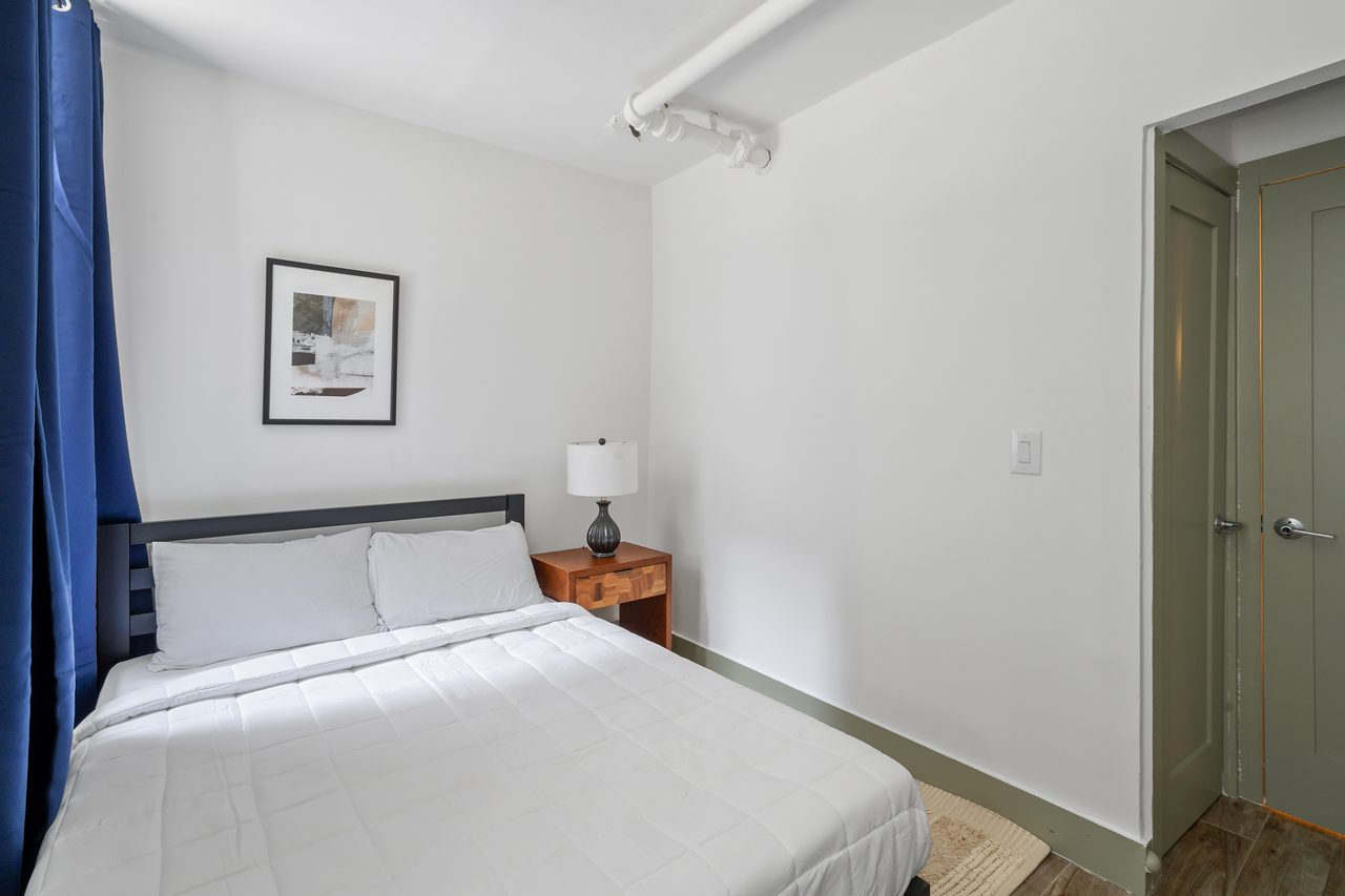 #890: Morningside Heights - Full Bedroom A - 9