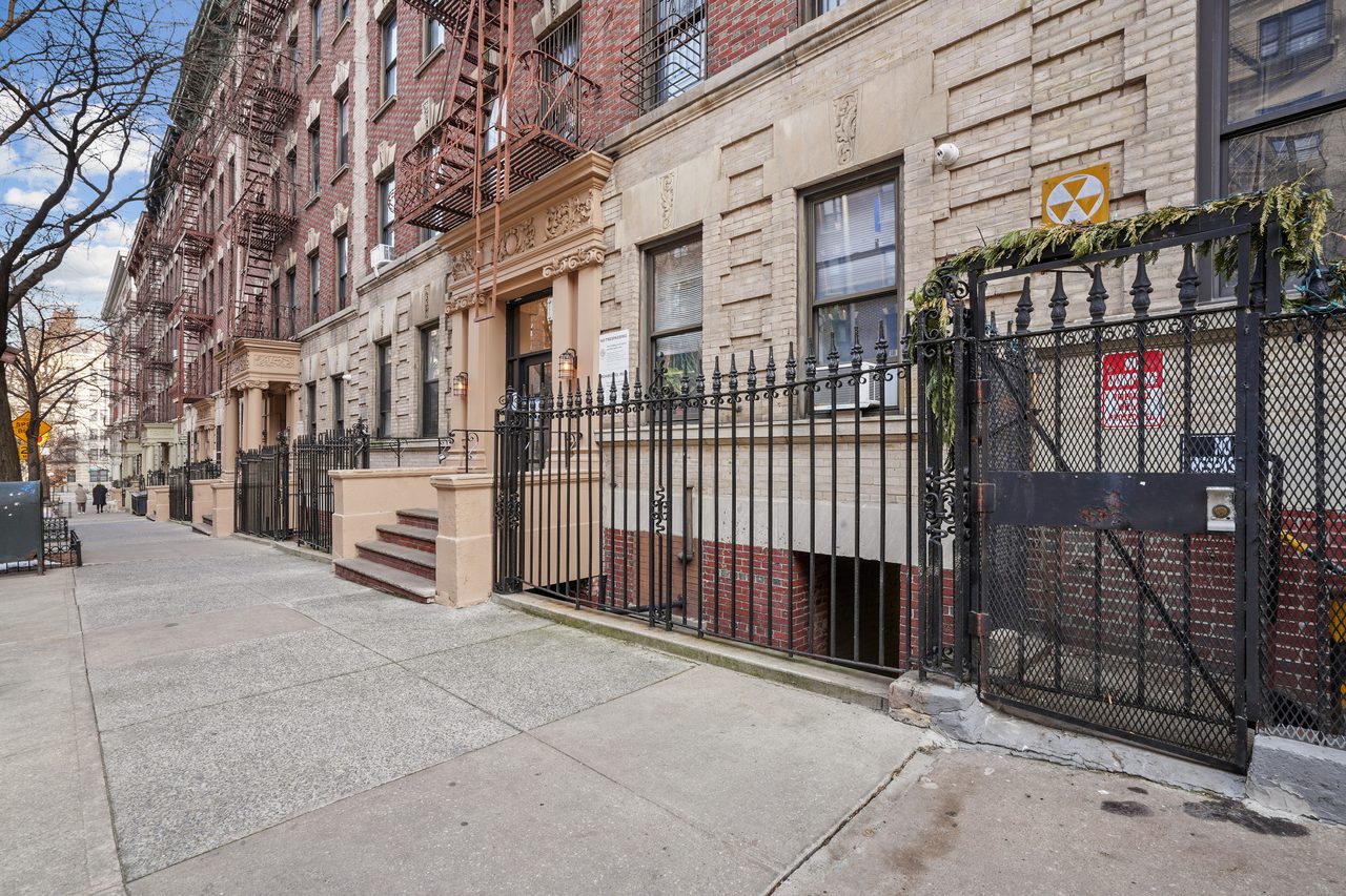#890: Morningside Heights - Full Bedroom B - #890: Morningside Heights - Gallery - 4